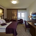 מלון Mercure Resort&spa 4*