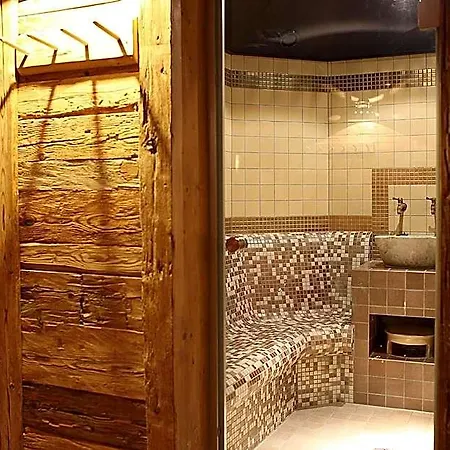 美居克雷尼察度假酒店